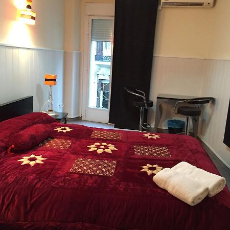 Hostal Oxum มาดริด ภายนอก รูปภาพ