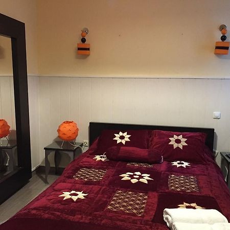 Hostal Oxum มาดริด ภายนอก รูปภาพ