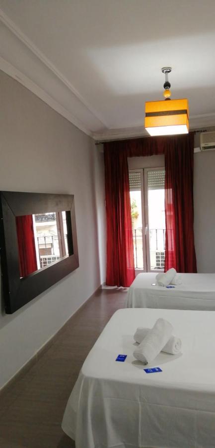Hostal Oxum มาดริด ภายนอก รูปภาพ