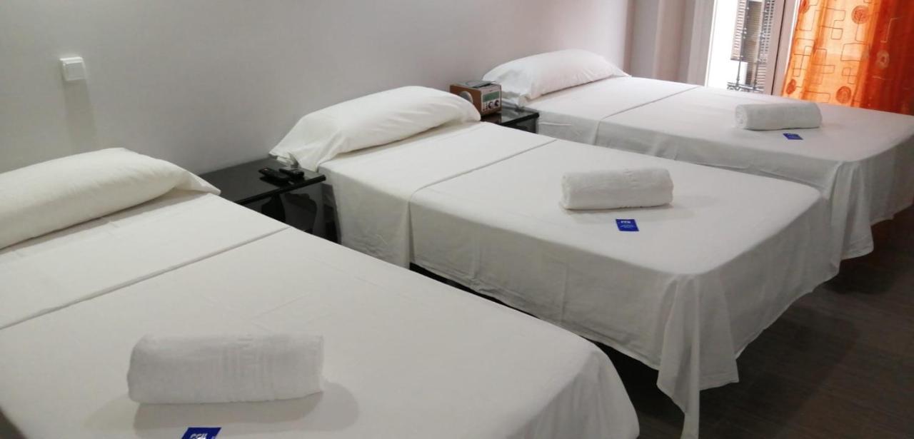 Hostal Oxum มาดริด ภายนอก รูปภาพ