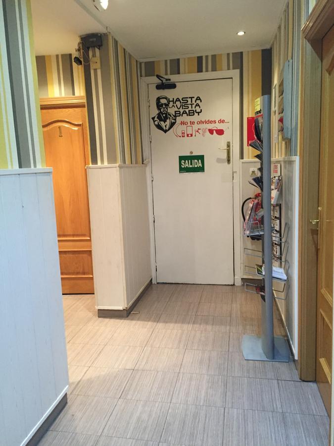 Hostal Oxum มาดริด ภายนอก รูปภาพ