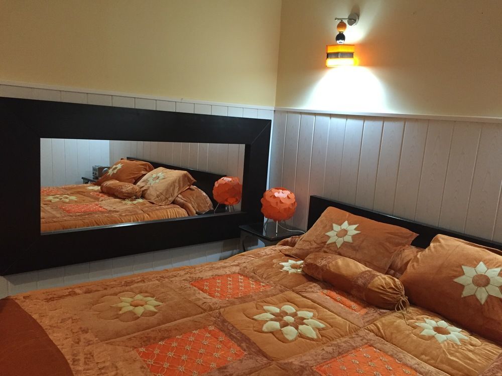 Hostal Oxum มาดริด ภายนอก รูปภาพ